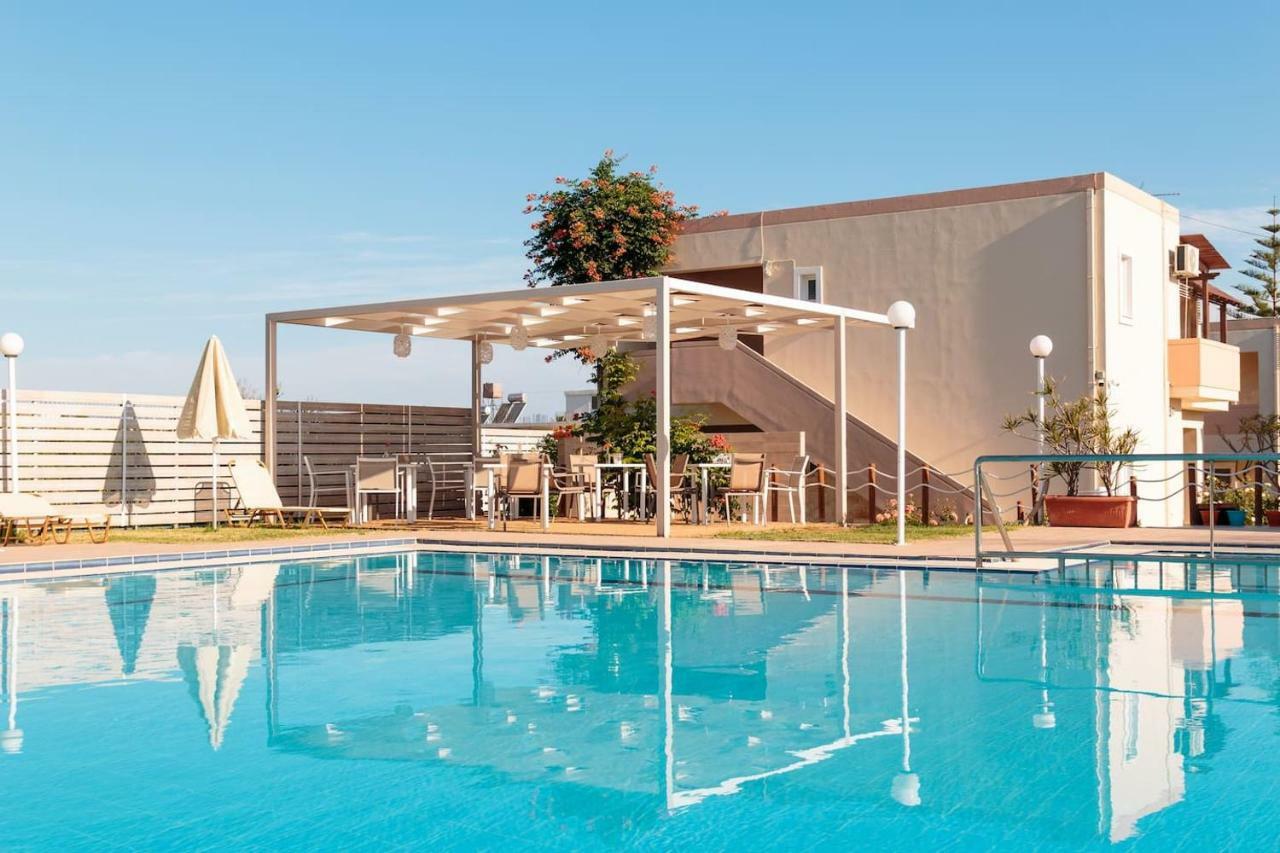 Charming And Comfy House Apartamento Agia Marina Exterior foto