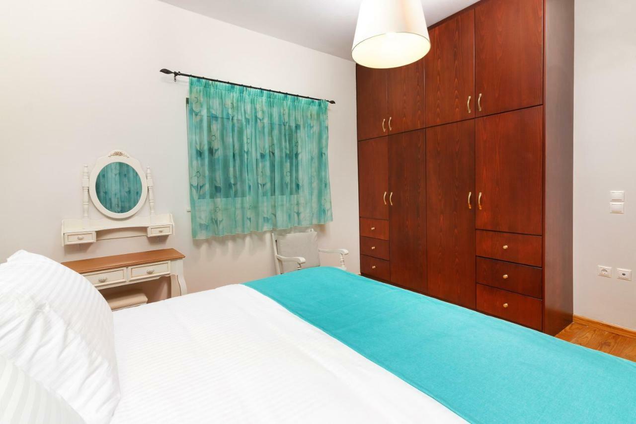 Charming And Comfy House Apartamento Agia Marina Exterior foto