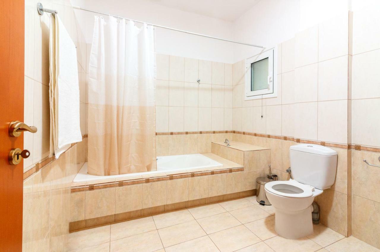 Charming And Comfy House Apartamento Agia Marina Exterior foto