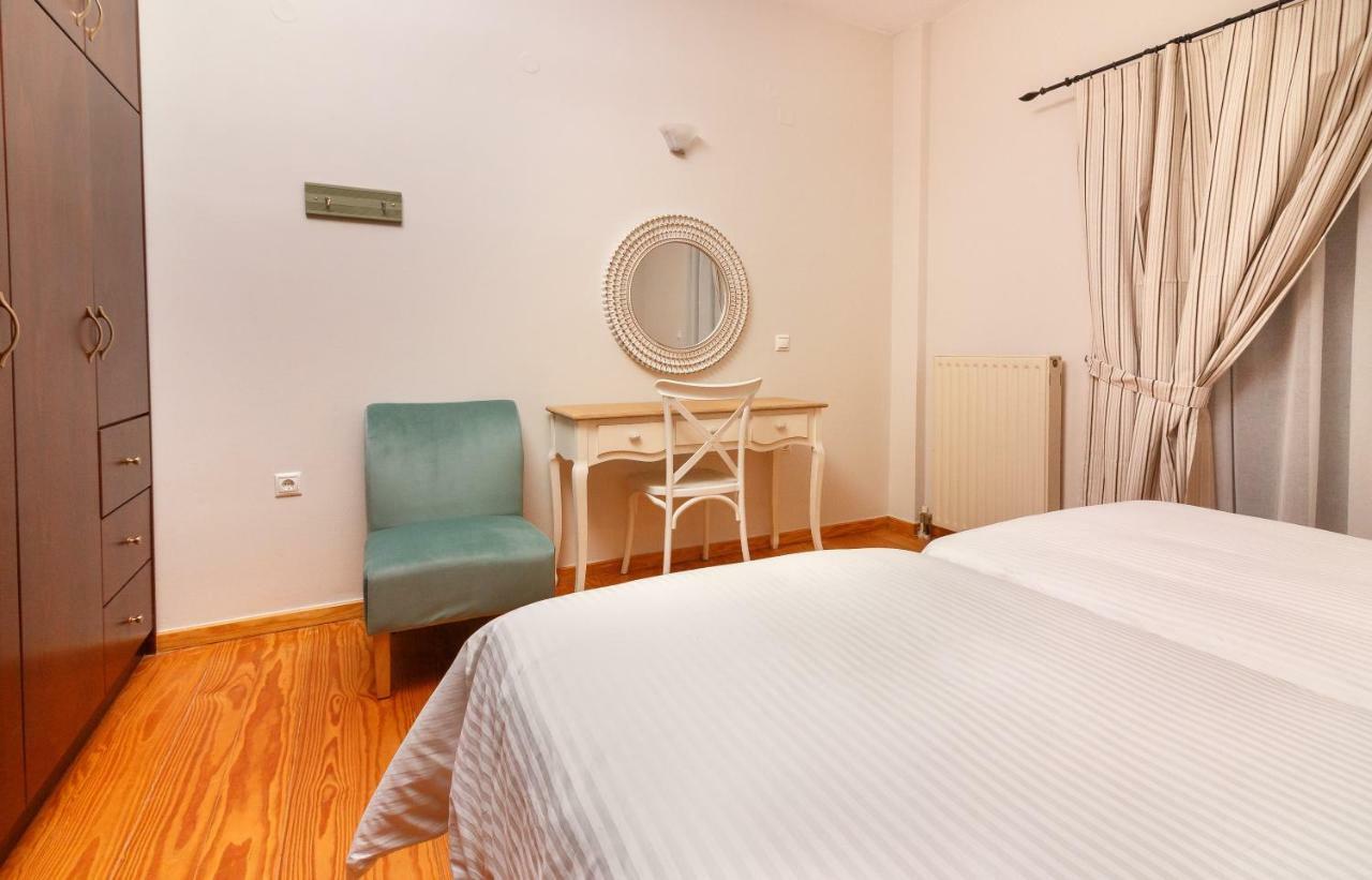 Charming And Comfy House Apartamento Agia Marina Exterior foto