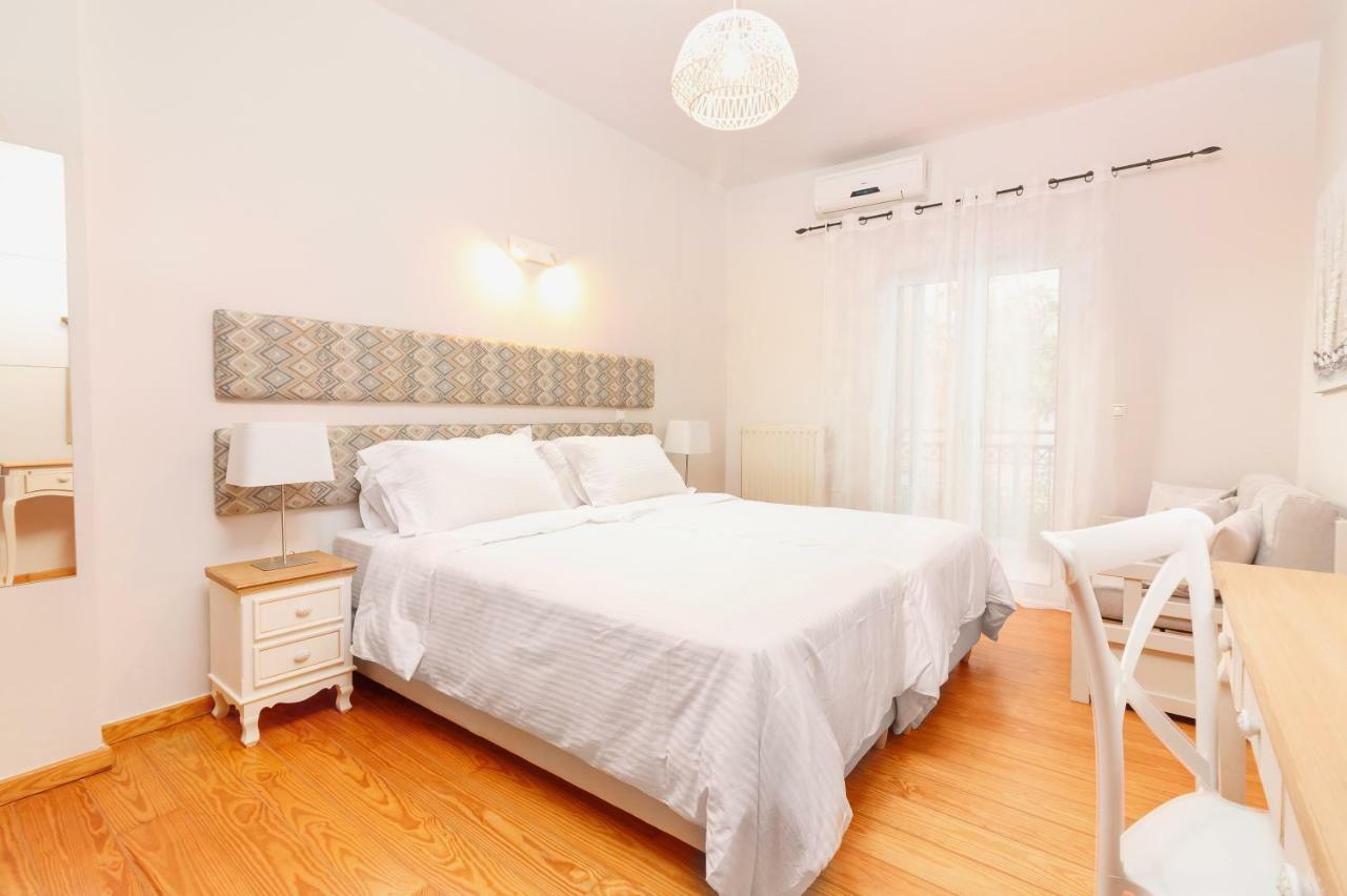 Charming And Comfy House Apartamento Agia Marina Exterior foto