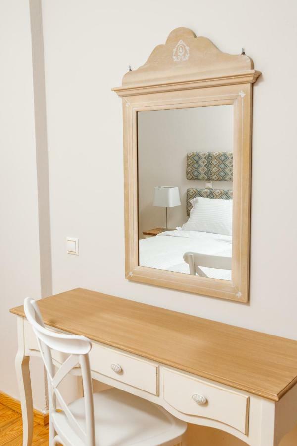 Charming And Comfy House Apartamento Agia Marina Exterior foto